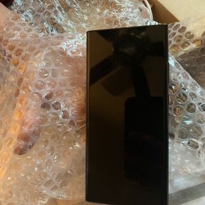 Brand new unused Samsung Galaxy s20 . Carrier unlocked.
